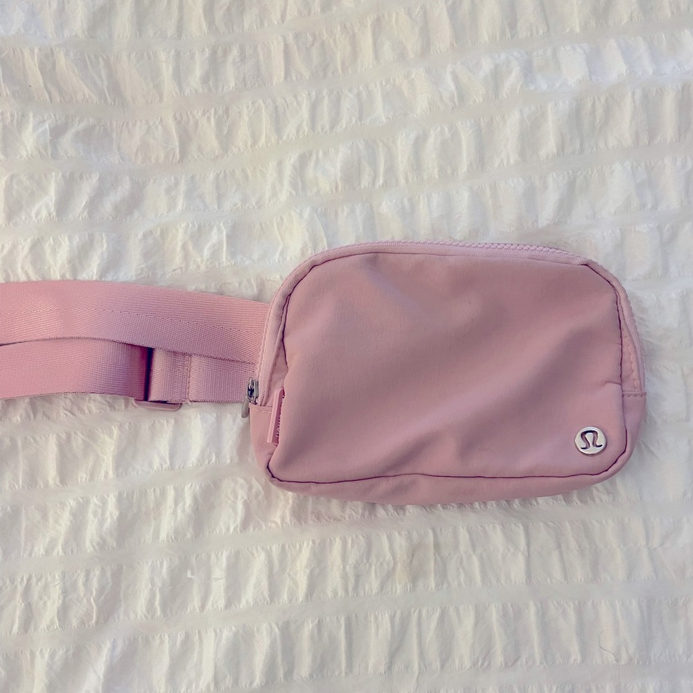 Lululemon belt bag